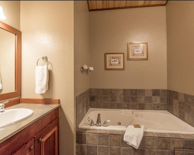 Bear Creek Lodge 麦考尔 外观 照片